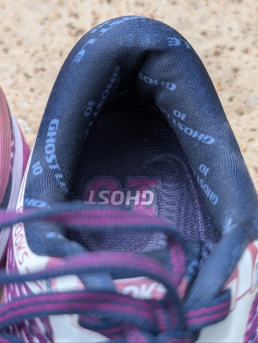 Brooks Ghost LE 10 Sneakers Women Size 9.  Excellent Pre-Owned Condition. - Picture 9 of 14